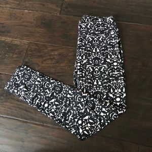 OS- LulaRoe Black & White Leggings